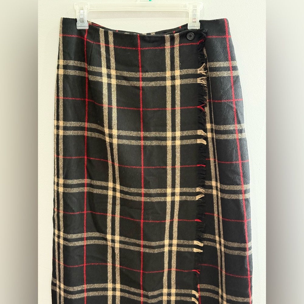 Michele 12 Plaid 20% Wool Wrap Black and Red Women's Skirt w Fringe 230 - Picture 2 of 8